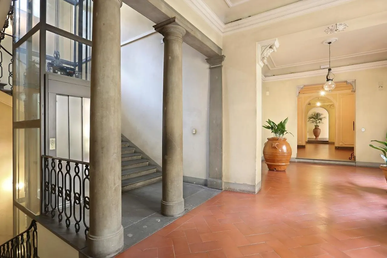 Apt. Melograno - Pauline Suites, Palazzo Borghese Firenze 0*,