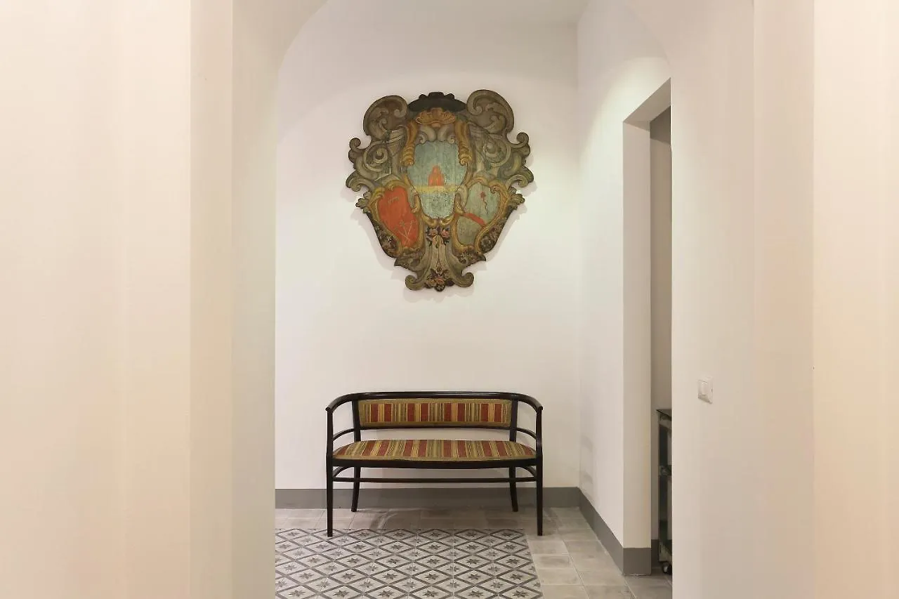 Apt. Melograno - Pauline Suites, Palazzo Borghese Florencie 0*,  Itálie